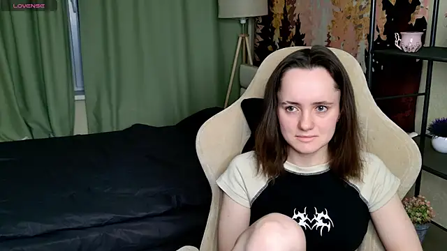 Luna Loveee online show from March 15, 3:40 am