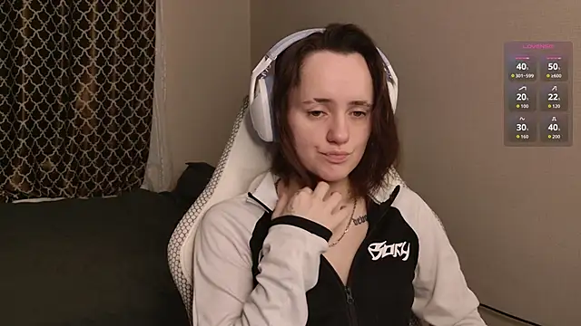 Luna Loveee online show from November 28, 4:12 am