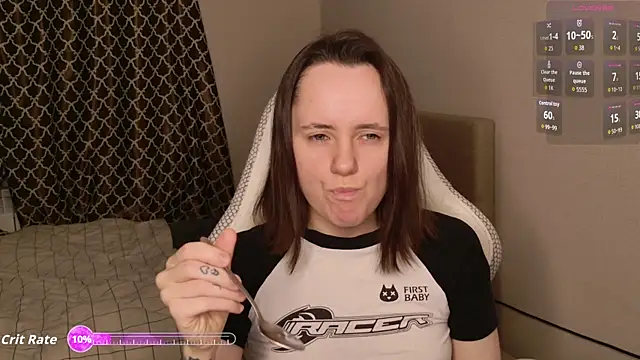 Luna Loveee online show from December 19, 3:43 am