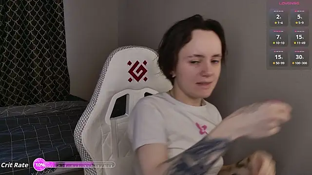 Luna Loveee online show from March 13, 3:44 am