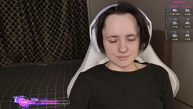 Luna Loveee online show from February 19, 3:58 am