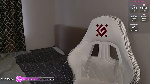 Luna Loveee online show from March 9, 5:00 am