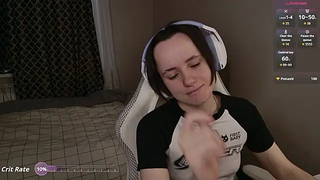 Luna Loveee online show from March 2, 4:02 am