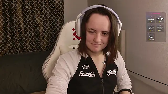 Luna Loveee online show from November 13, 3:54 am