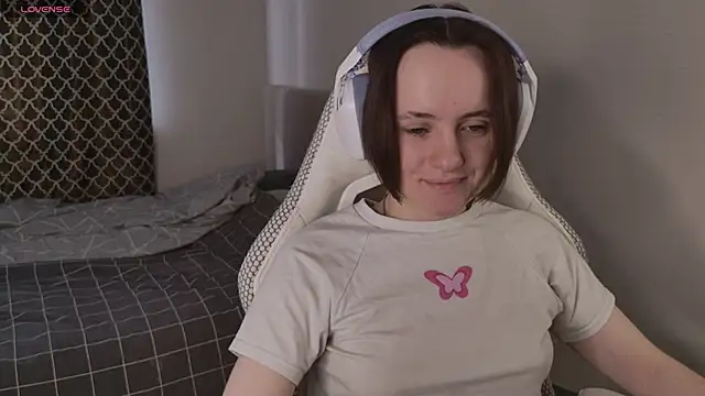 Luna Loveee online show from April 16, 6:58 am