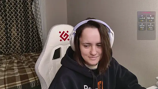 Luna Loveee online show from September 18, 3:42 am