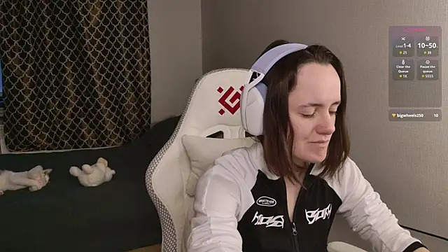 Luna Loveee online show from October 26, 3:51 am