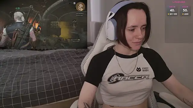 Luna Loveee online show from April 13, 5:11 am