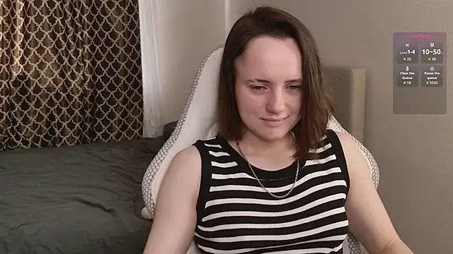 Luna Loveee online show from September 28, 5:14 am