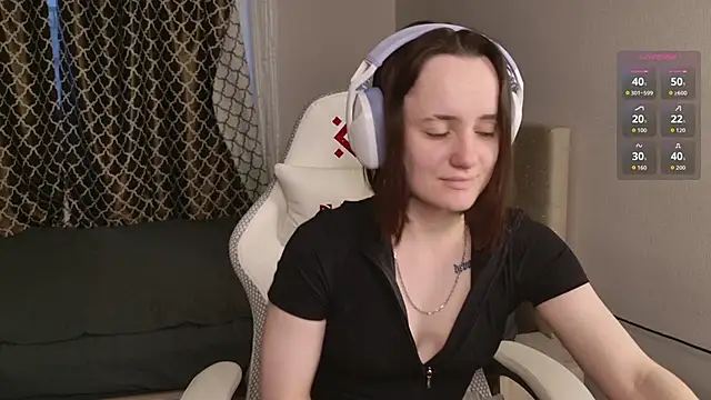 Luna Loveee online show from October 19, 3:53 am