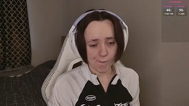 Luna Loveee online show from April 10, 4:08 am