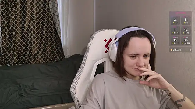 Luna Loveee online show from September 12, 7:19 am