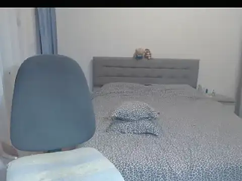 Snapshot of MatureDiana chatting on November 6, 1:53 am MatureDiana online show from November 6, 1:53 am