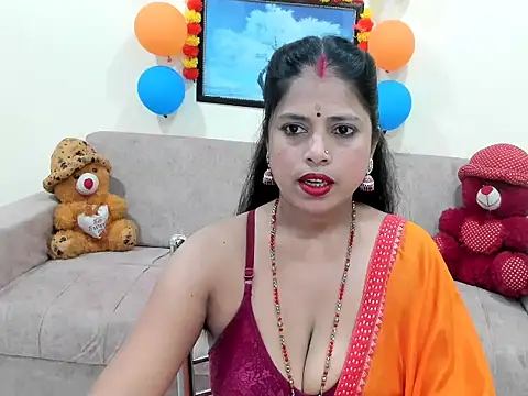 leahgotiii online show from September 21, 2:49 am