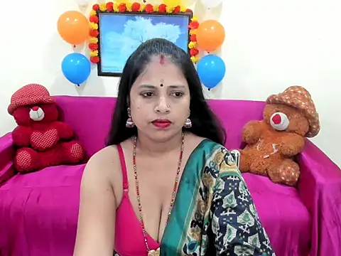 leahgotiii online show from September 15, 6:03 am