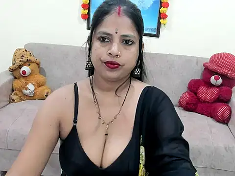 leahgotiii online show from October 17, 3:32 am