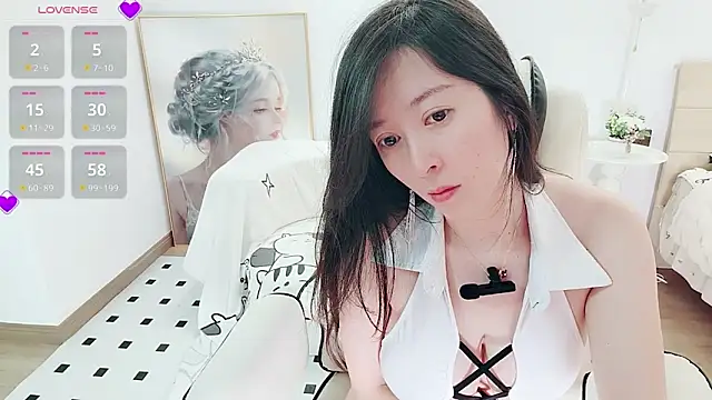 Snapshot of Dazzlebean chatting on December 1, 7:20 am Dazzlebean online show from December 1, 7:20 am