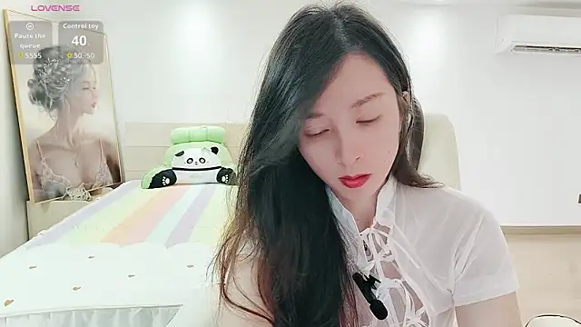 Snapshot of Dazzlebean chatting on September 13, 2:39 pm Dazzlebean online show from September 13, 2:39 pm