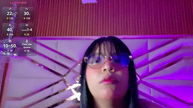 innocenthazel online show from March 24, 3:06 am