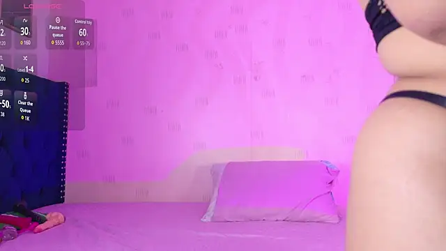 innocenthazel online show from December 17, 3:00 am