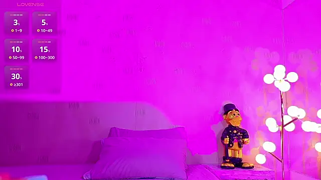 innocenthazel online show from January 18, 7:50 pm