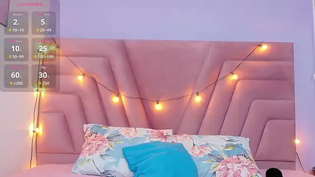 innocenthazel online show from November 4, 2:48 am