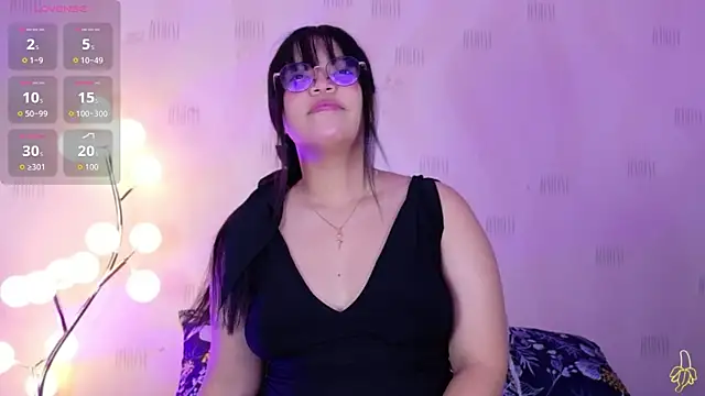 innocenthazel online show from May 28, 2:52 am