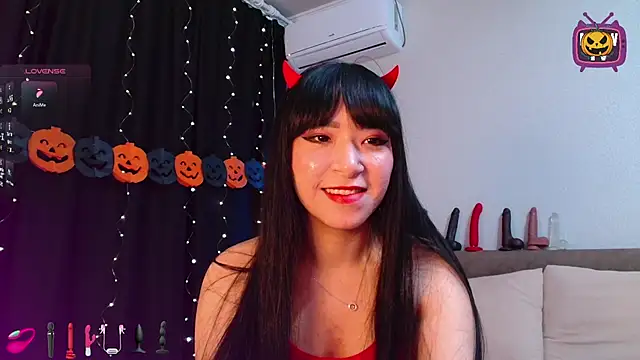 miyakimi0101 online show from October 30, 11:45 pm