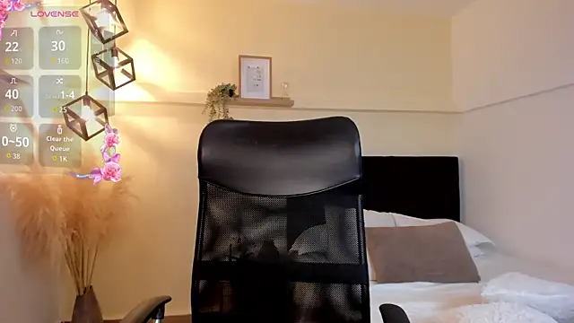 Lucia Brown  online show from June 30, 8:42 pm