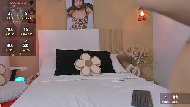 Lucia Brown  online show from November 4, 2:21 pm