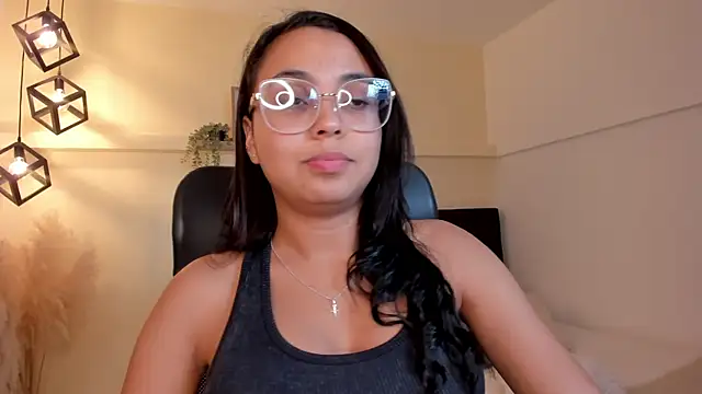 Lucia Brown  online show from June 25, 7:52 pm