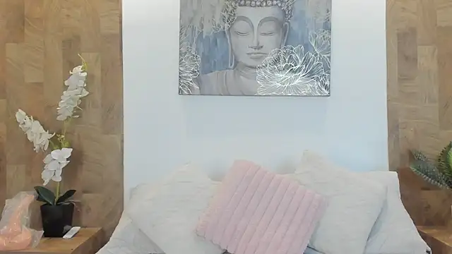 Lucia Brown  online show from June 9, 9:49 pm