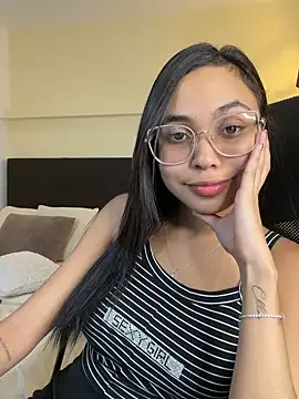 Lucia Brown  online show from July 9, 9:47 pm