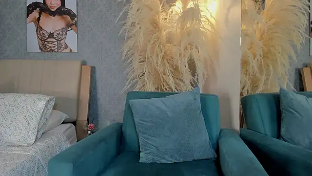 Lucia Brown  online show from March 12, 2:43 pm