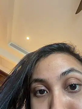 Lucia Brown  online show from April 8, 10:33 pm