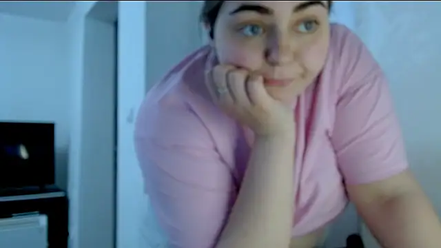 Snapshot of kitsune_8 chatting on April 13, 9:13 am kitsune 8 online show from April 13, 9:13 am