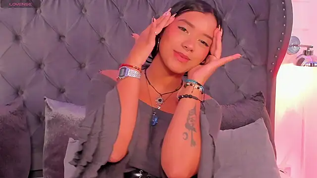 regina noctixx online show from February 12, 11:59 pm