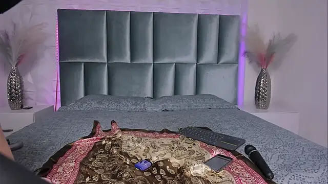 Selene bennet online show from November 12, 4:05 am