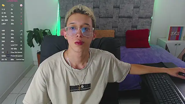 skinny bigcock02 online show from November 20, 8:31 pm