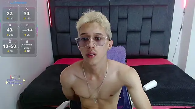 Snapshot of skinny_bigcock02 chatting on September 15, 7:03 pm skinny bigcock02 online show from September 15, 7:03 pm