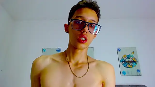 Snapshot of skinny_bigcock02 chatting on March 6, 7:32 pm skinny bigcock02 online show from March 6, 7:32 pm