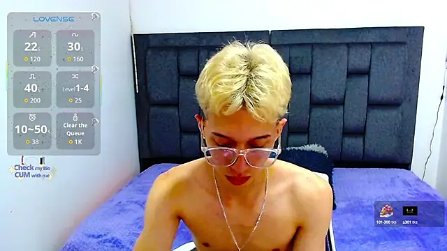 Snapshot of skinny_bigcock02 chatting on September 29, 6:24 pm skinny bigcock02 online show from September 29, 6:24 pm