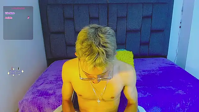 skinny bigcock02 online show from October 25, 10:10 pm