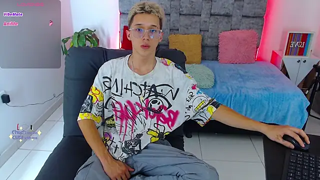 skinny bigcock02 online show from December 5, 9:23 pm