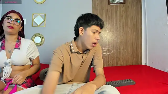 Snapshot of couple_hotfox chatting on June 11, 1:05 am couple hotfox online show from June 11, 1:05 am