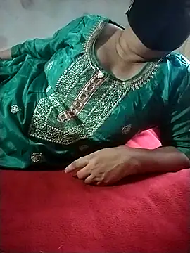 Snapshot of sharnjit299 chatting on November 9, 8:29 am sharnjit299 online show from November 9, 8:29 am