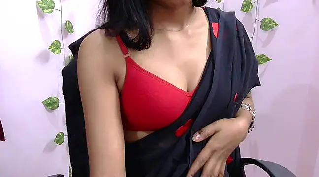 Snapshot of Cute_Pihu01 chatting on March 2, 1:37 am Cute Pihu01 online show from March 2, 1:37 am