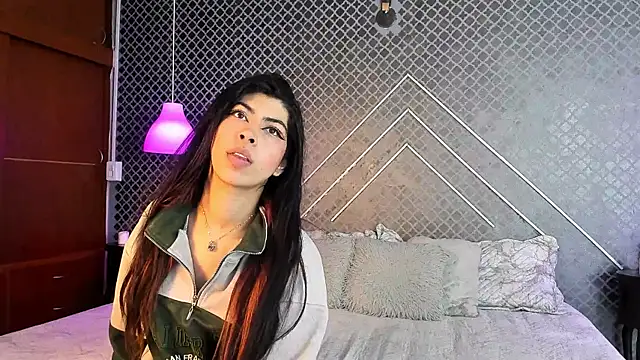 Cassie bloom online show from May 13, 3:35 am