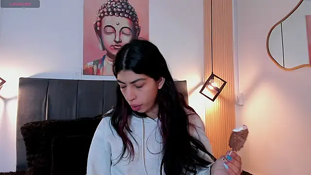 Cassie bloom online show from November 9, 8:02 pm