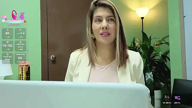 Cassie bloom online show from March 19, 4:07 pm